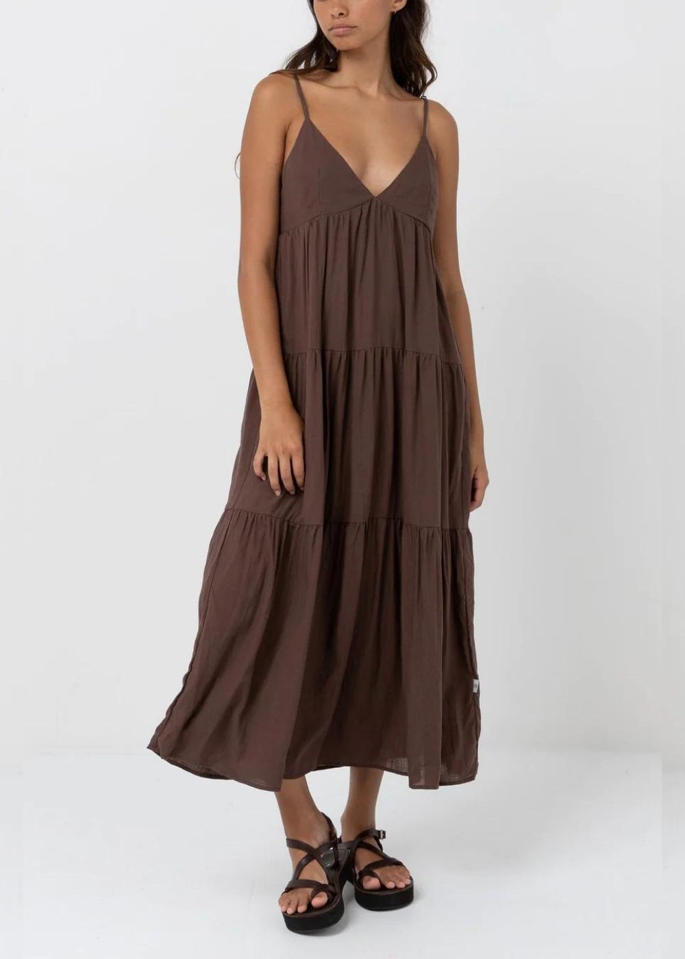 rhythm Classic Tiered Midi Dress - שימלת פשתן מידי צבע_chocolate
