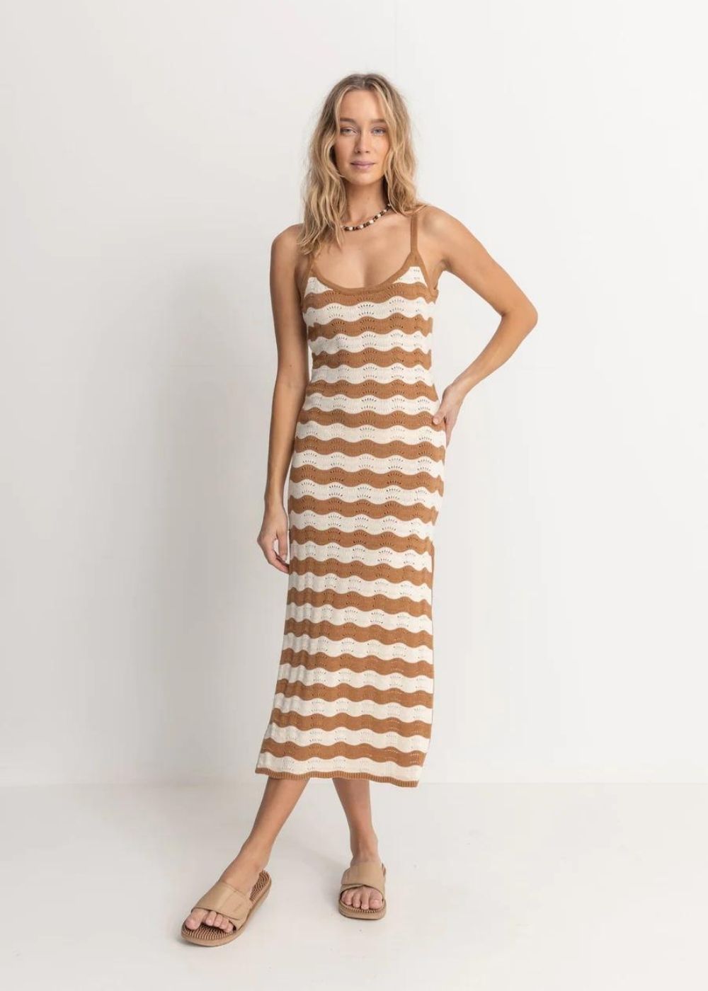 Sunny Knit Midi Dress - שמלת קרושה חום/לבן מידי