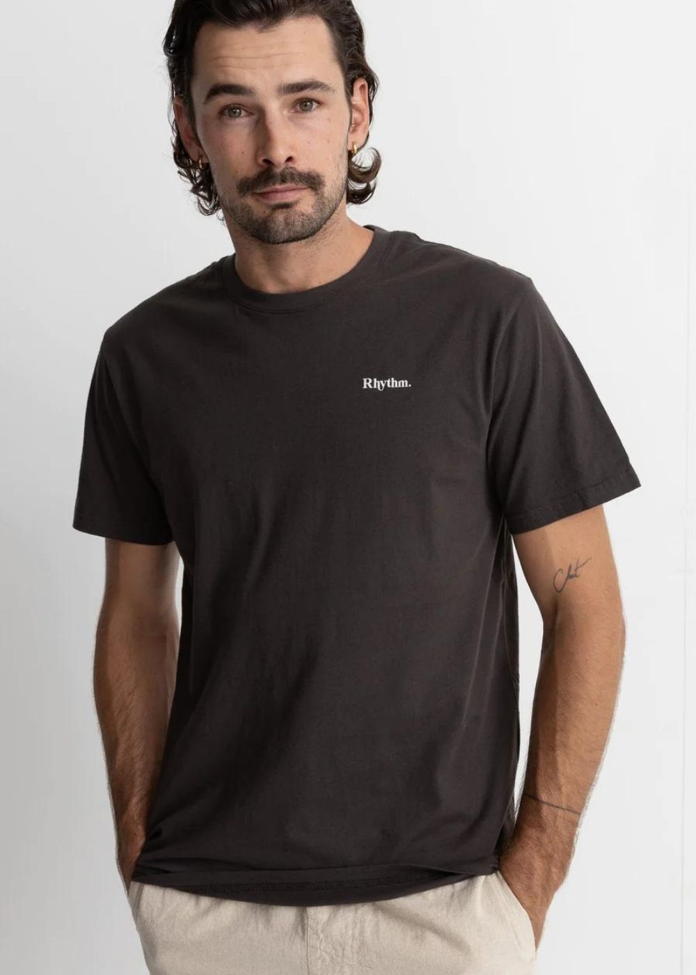 חולצת טישרט קצרה - Classic Brand צבע_vintage_black