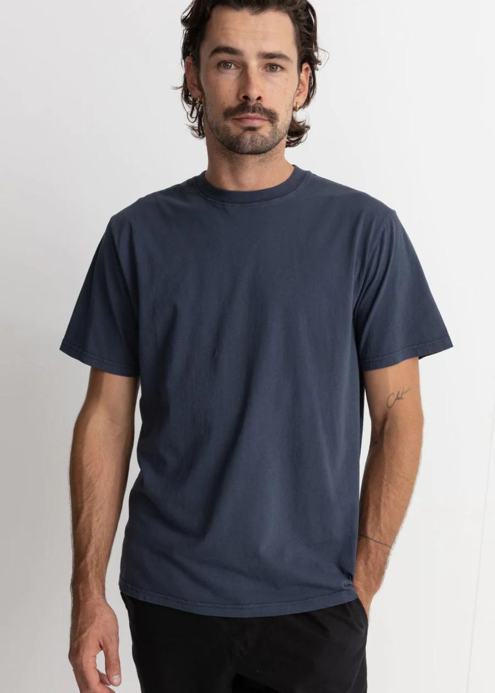 Classic Vintage Tee - חולצת טישרט וינטג׳ צבע_worn_navy