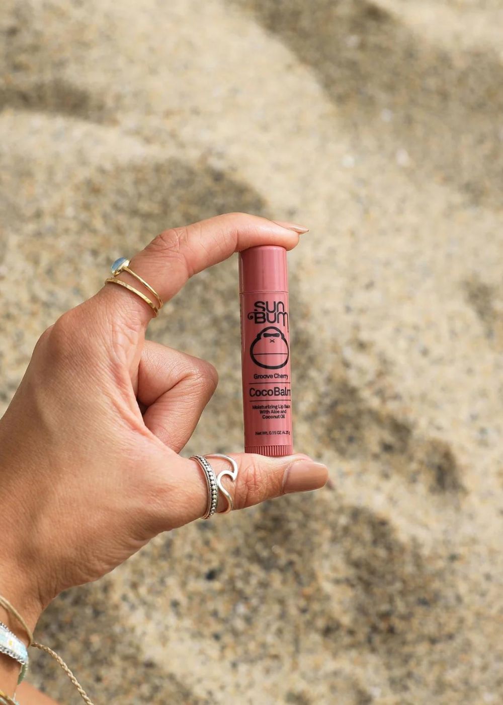 Sun Bum CocoBalm Moisturizing Lip Balm – Groove Cherry 4.25 G שפתון לחות - גרוב