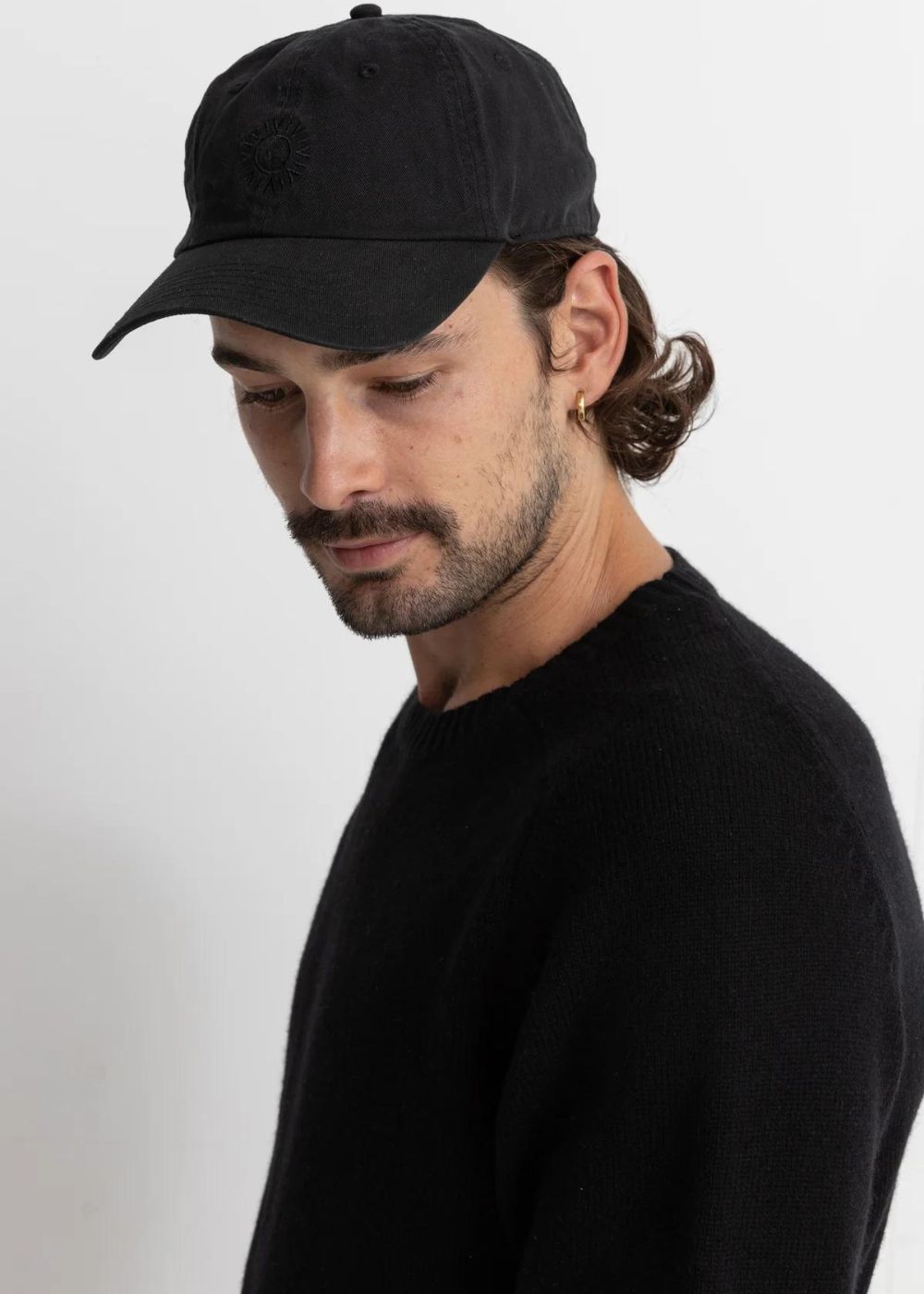 Classic Cap - rhythm - כובע גברים שחור מדגם 