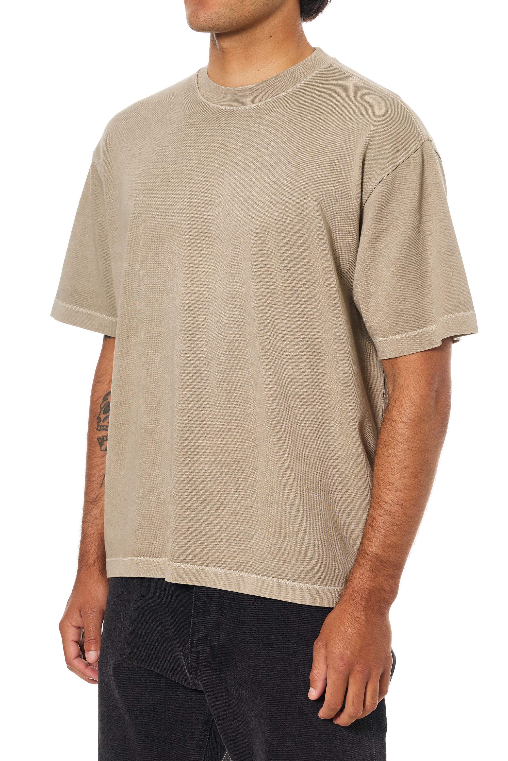 Box Fit Tee בייסיק טי שירט