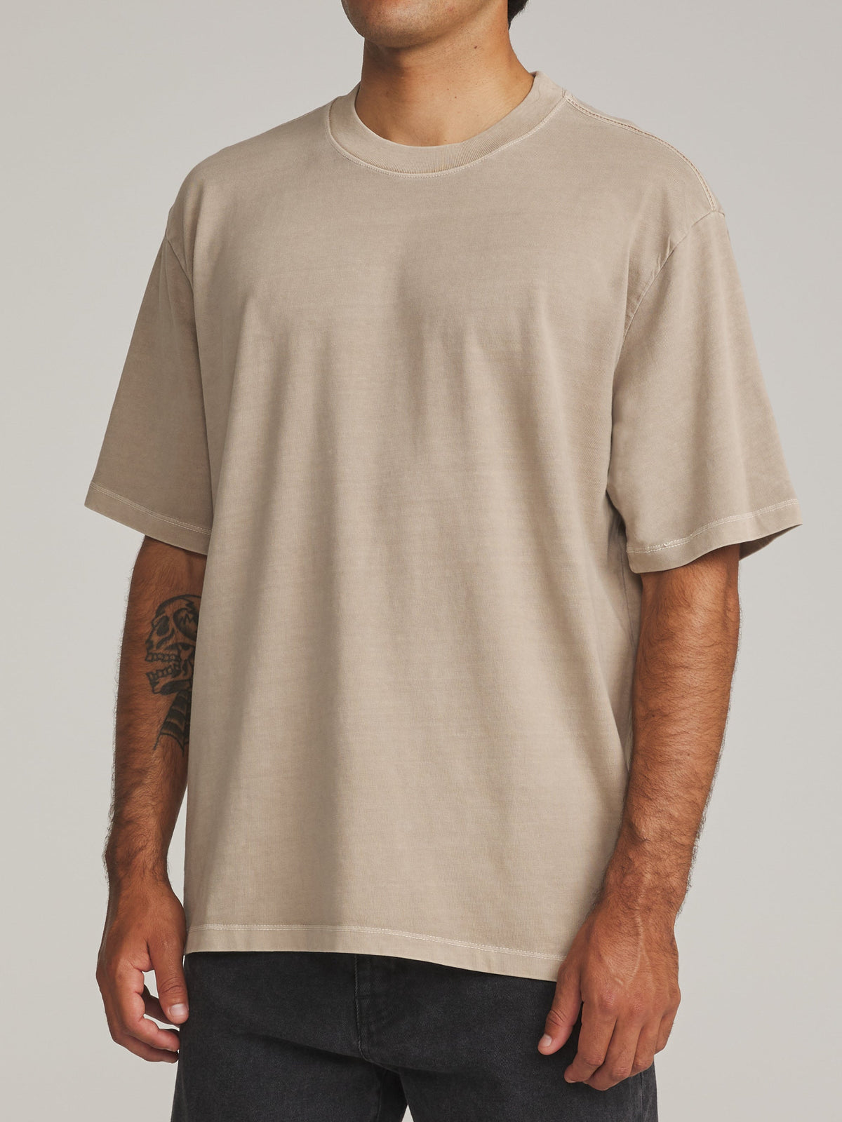Box Fit Tee F26 – TAUPE VINTAGE WASH – 3